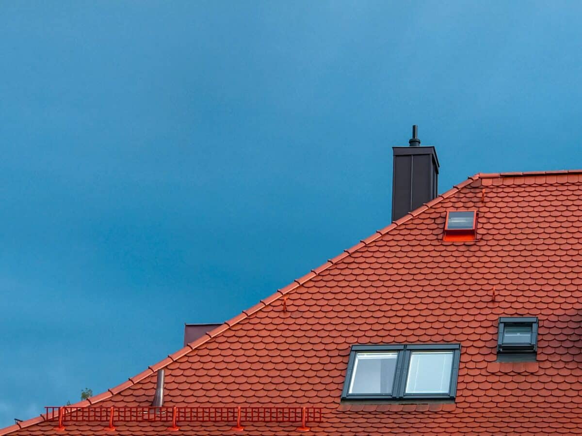 La tuile photovoltaïque : une solution écologique pour produire de l'énergie chez soi
