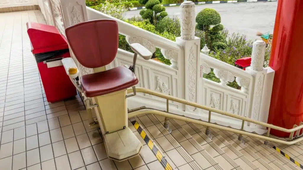Les monte-escaliers extérieurs une solution d'accessibilité pratique pour les espaces extérieurs