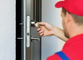 Techniques infaillibles pour ouvrir une porte avec une radio astuces et précautions