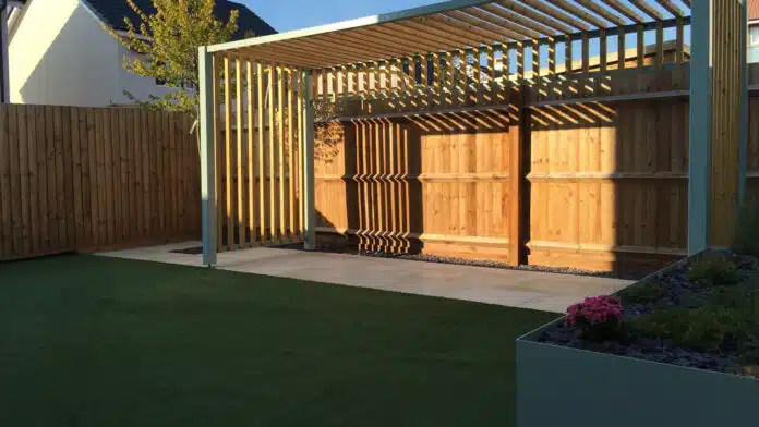 Craquez pour une pergola bioclimatique en Normandie ! 