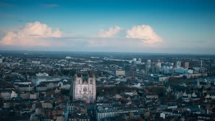 Devenir propriétaire à Nantes : optez pour un constructeur local de maisons