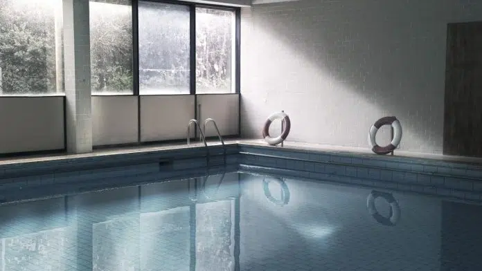 Pourquoi installer un abri de piscine ?