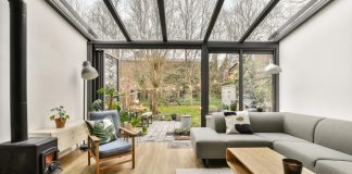 Pourquoi opter pour une véranda sur mesure ? Les avantages et options à considérer